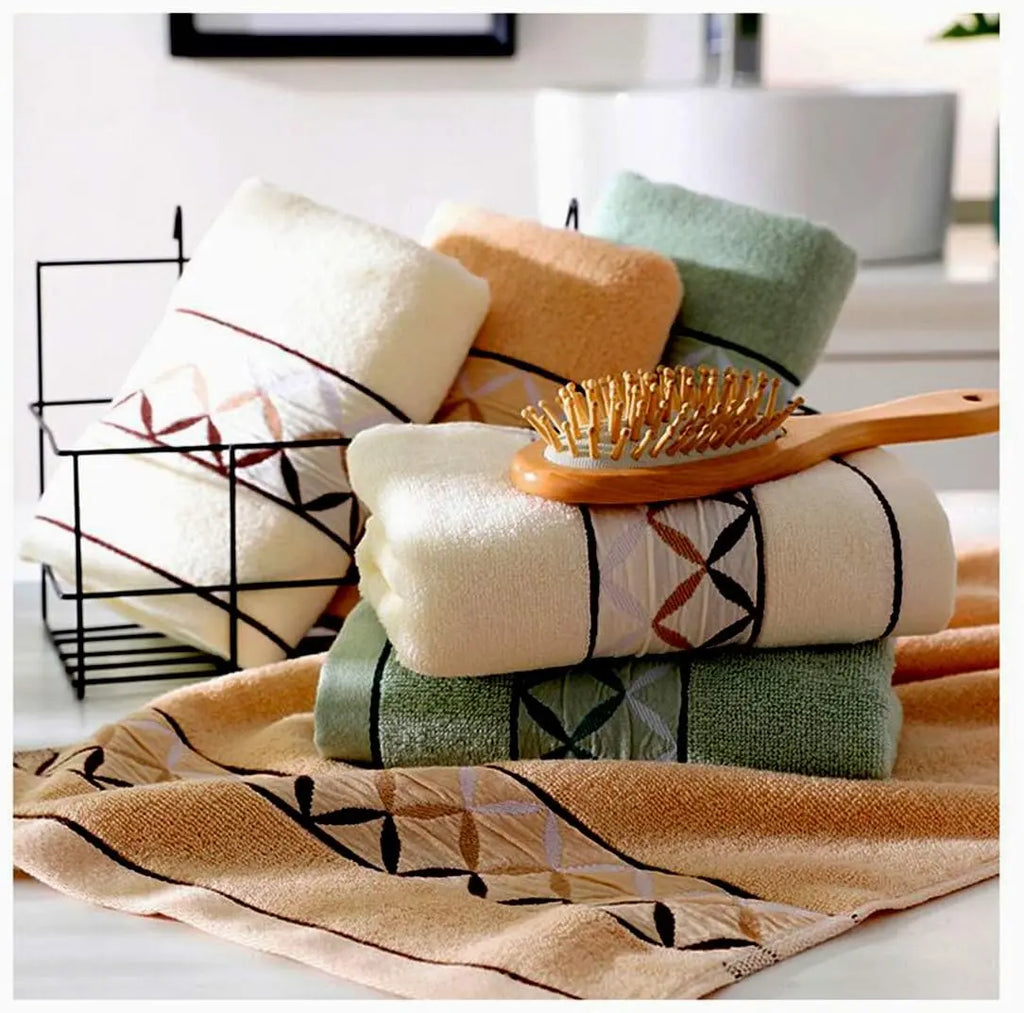 Unisex 4-Pack Plush Cotton Hand & Face Towels, 4-Leaf Clover Print, Water-Absorbent, Soft, Breathable, 13X29 In, for Camping, Bathroom, Sport (Home Improvement Use), Four Leaf Clover