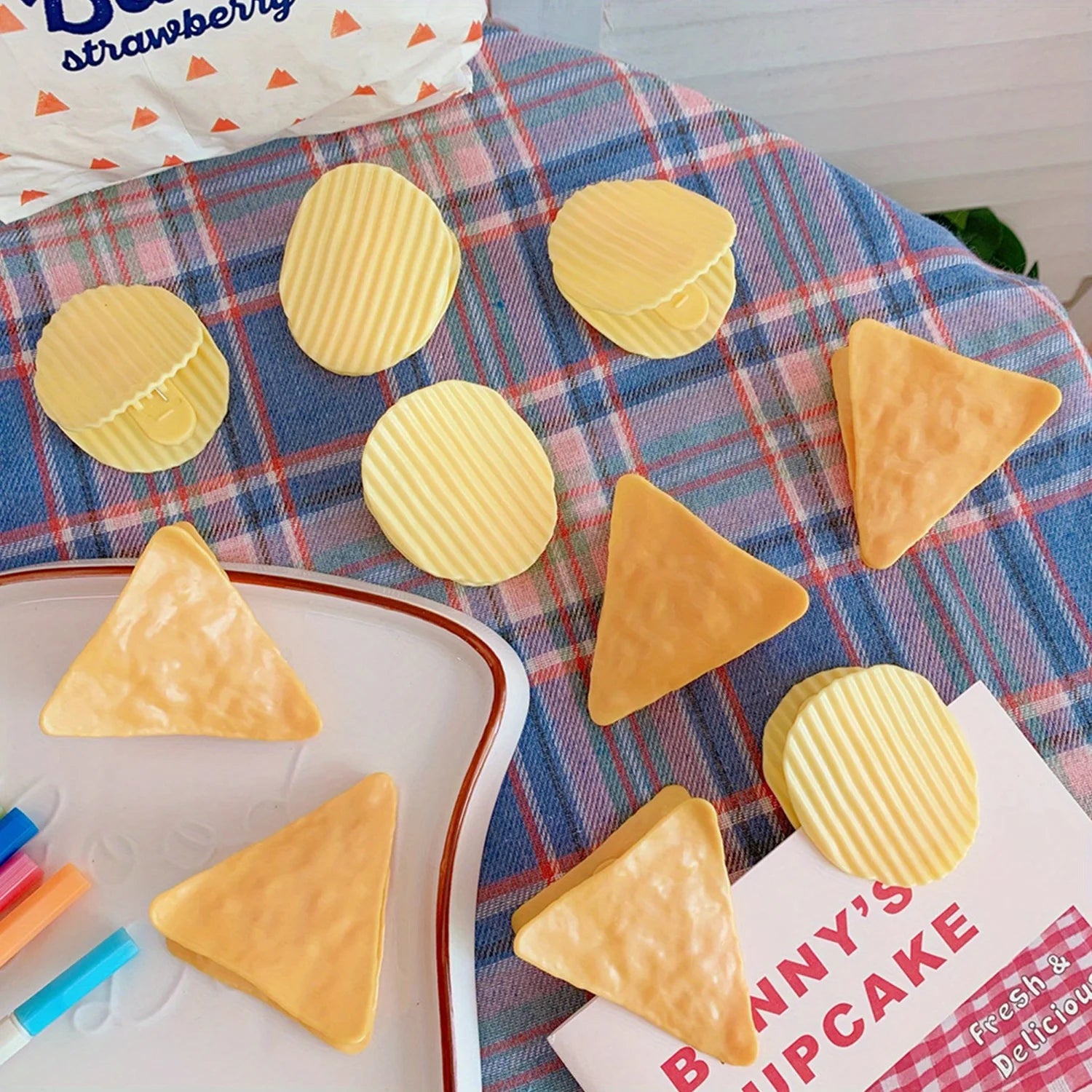 4PCS Chip-Shaped Food Bag Clip Versatile Fresh-Keeping Sealed Clip for Snack Bags Bills Documents Durable Fun Kitchen Organizers
